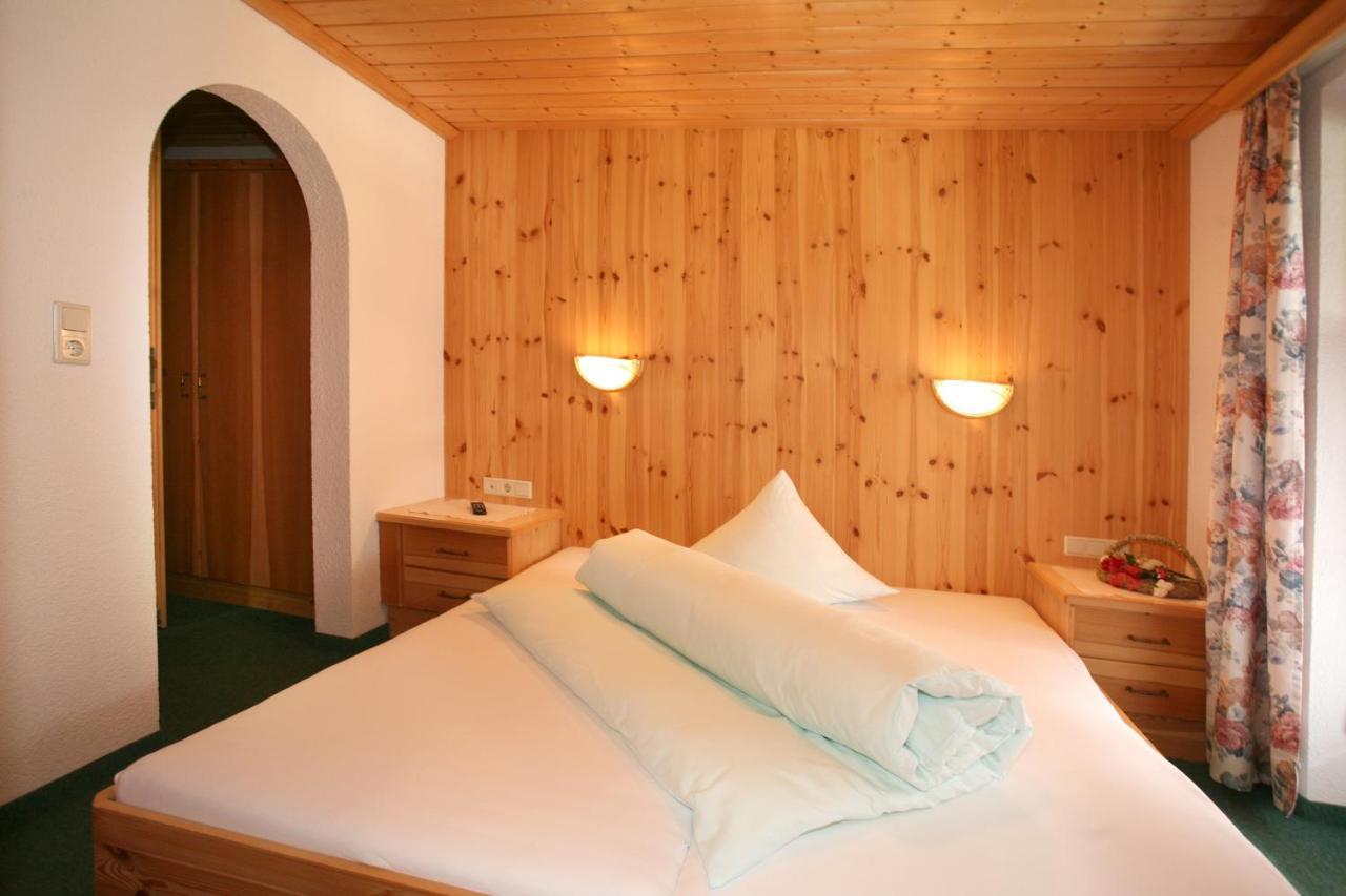Hotel Silbertal - Almhuetten Sölden Buitenkant foto